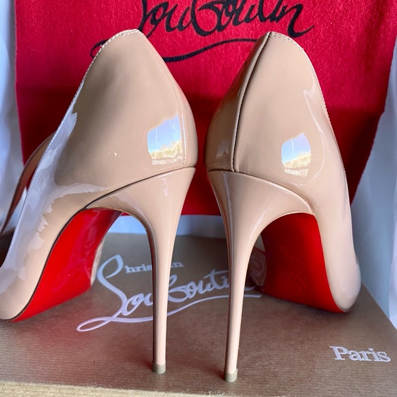 Christian Louboutin - Picture 7 of 8